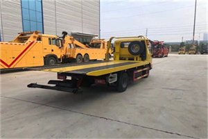 南安非事故拖车